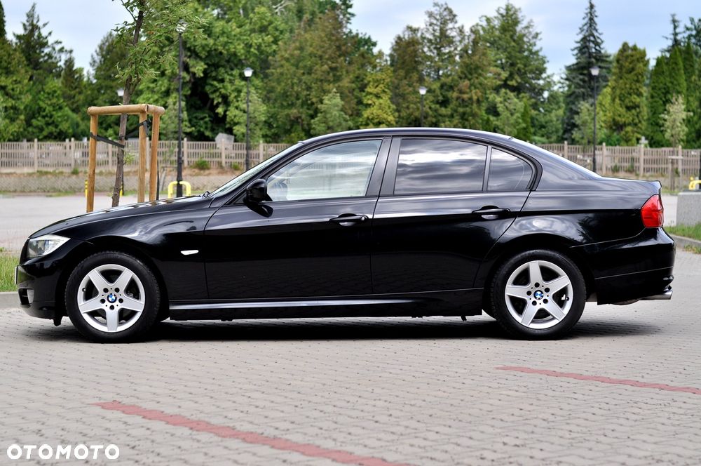 BMW Seria 3 318i Edition Exclusive - 6
