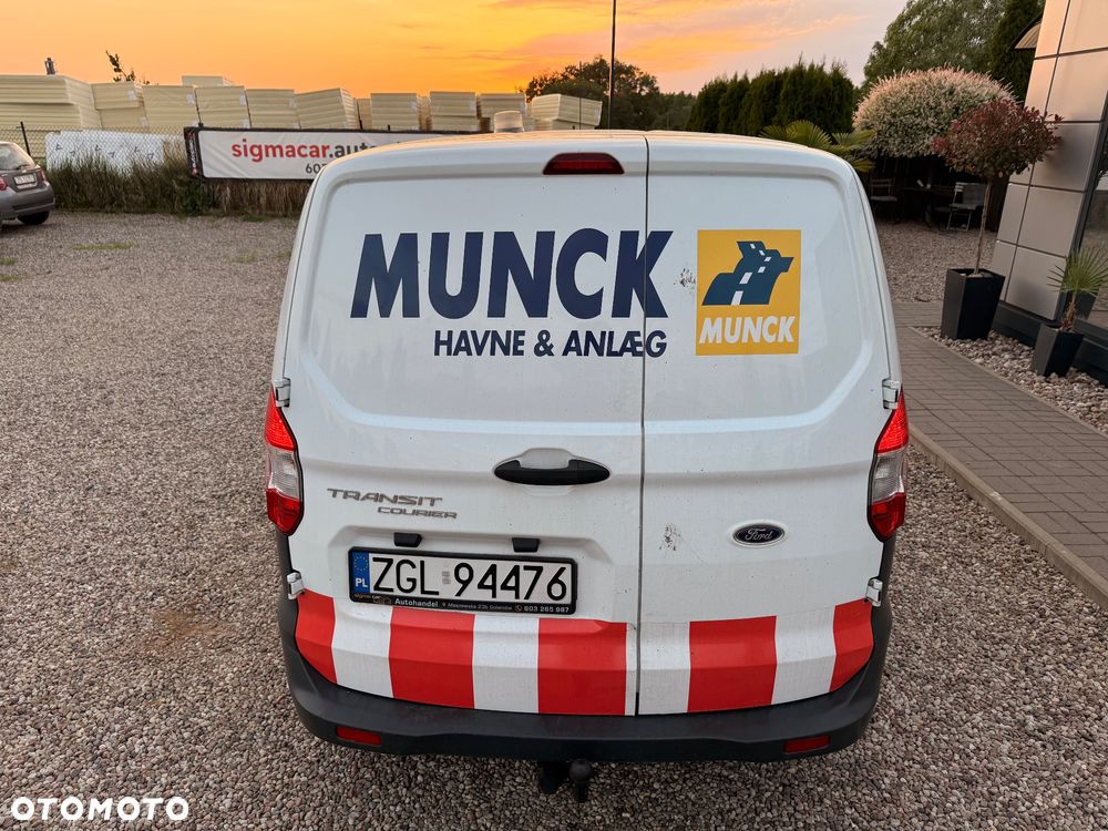 Ford Transit Courier - 16