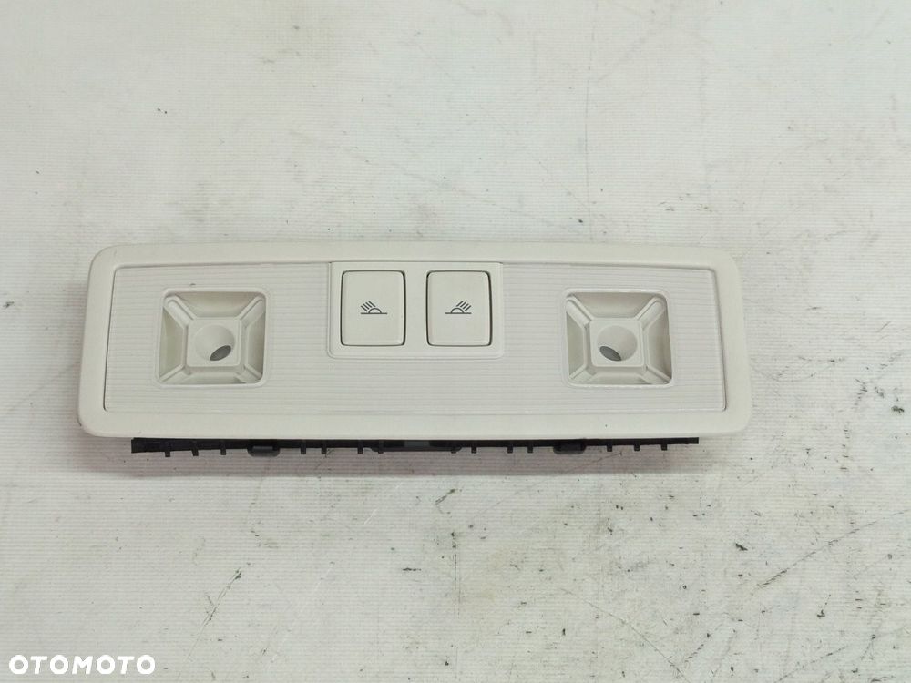 LAMPKA OŚWIETLENIA WNĘTRZA VW PASSAT B8 5G0947291K - 1