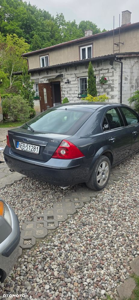 Ford Mondeo 2.5 V6 Ghia - 16