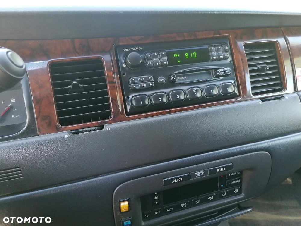 Lincoln Town Car 4.6 Executive - 9