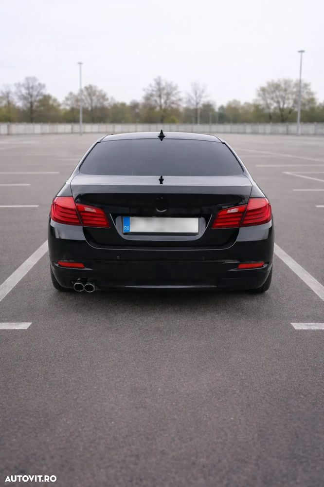 BMW Seria 5 518d Aut. Luxury Line - 2