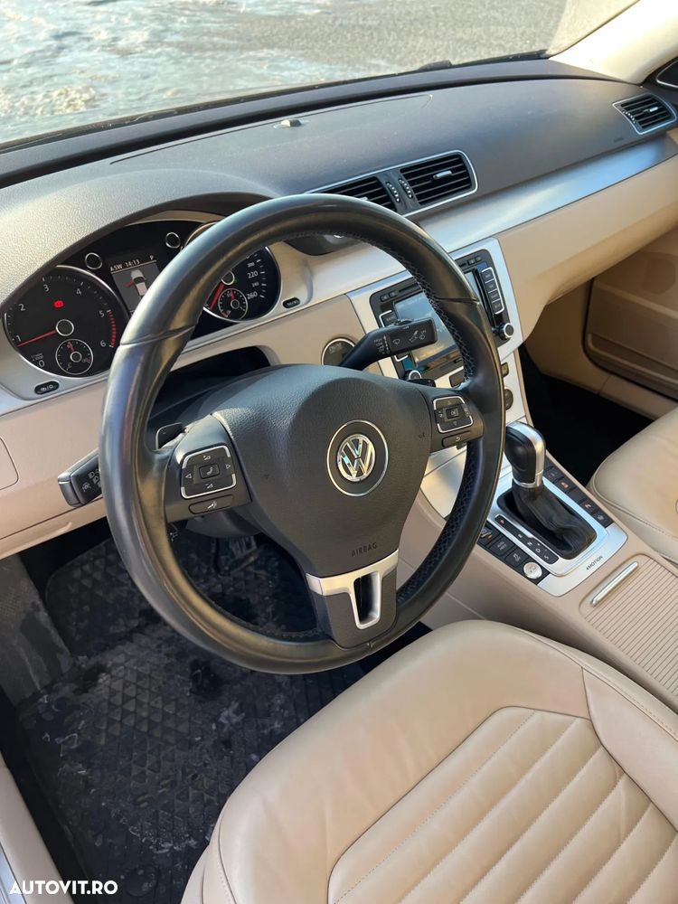 Volkswagen Passat 2.0 TDI 4Motion DSG BlueMotion Tech Comfortline - 16