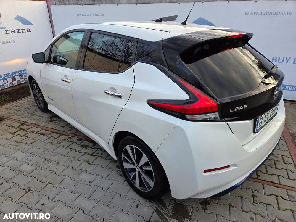 Nissan LEAF - 12