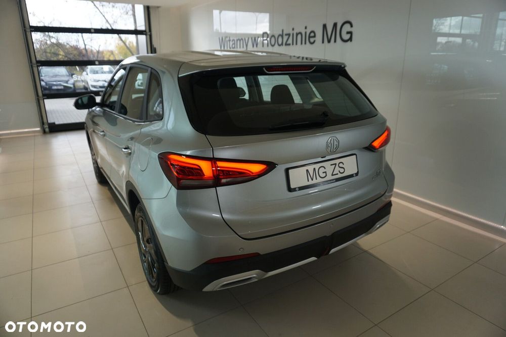 MG ZS Hybrid+ - 16