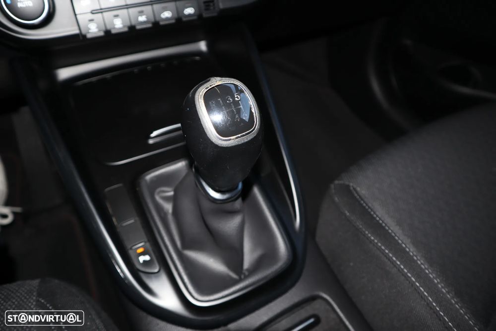 Kia Carens 1.7 CRDi ISG TX - 24