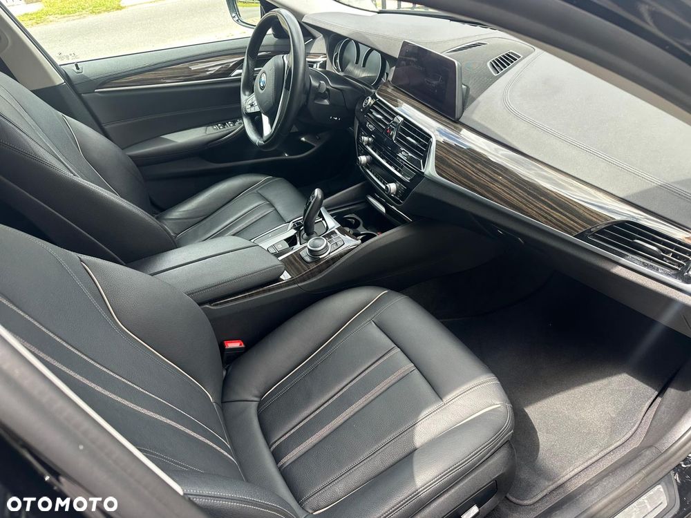 BMW Seria 5 518d Luxury Line - 11