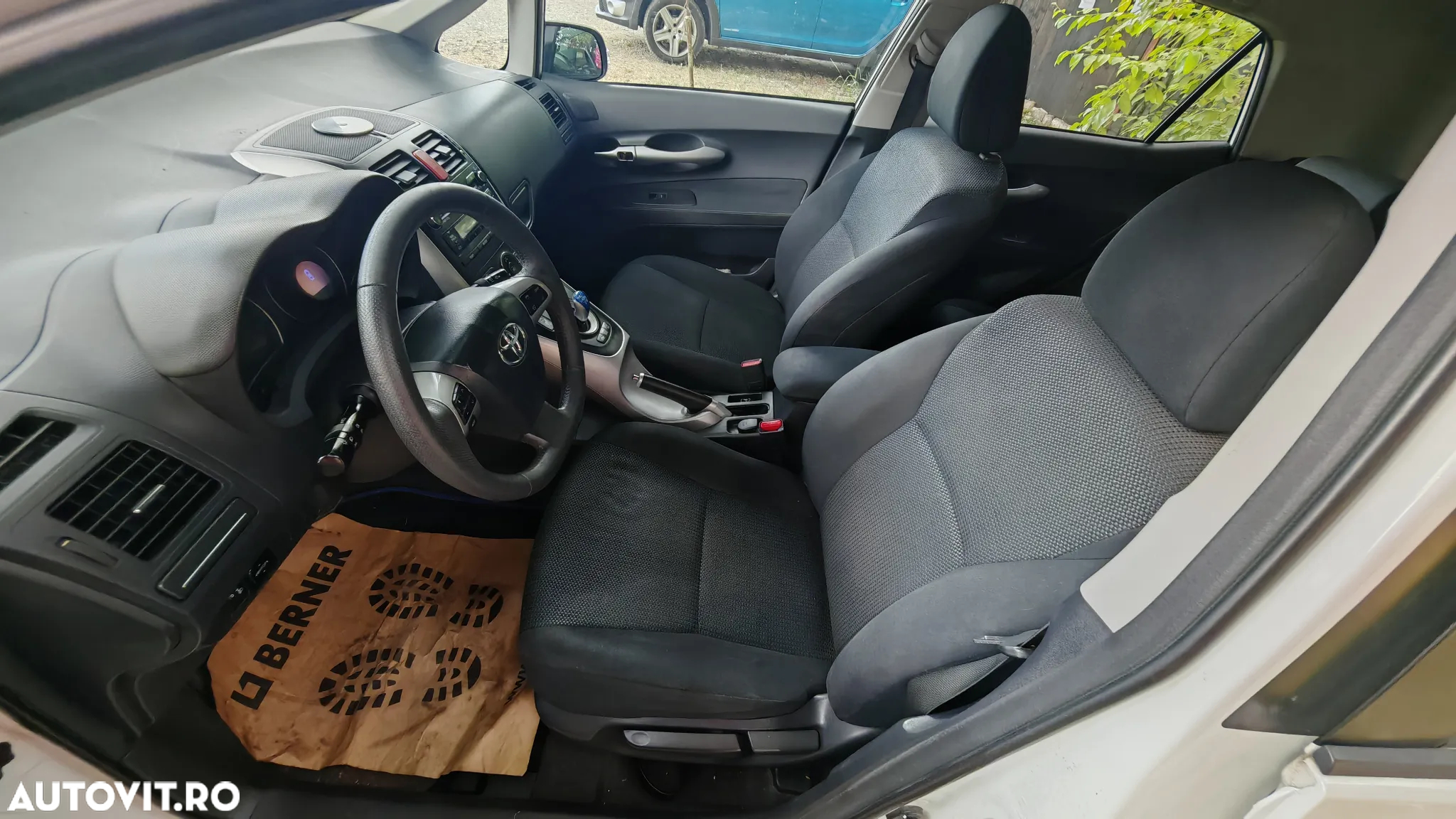 Toyota Auris 1.8 Hybrid Life - 18