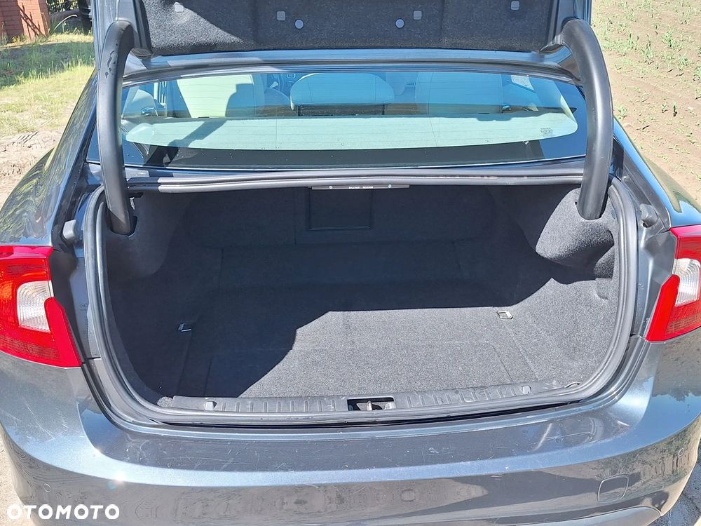 Volvo S60 D3 Geartronic Momentum - 19