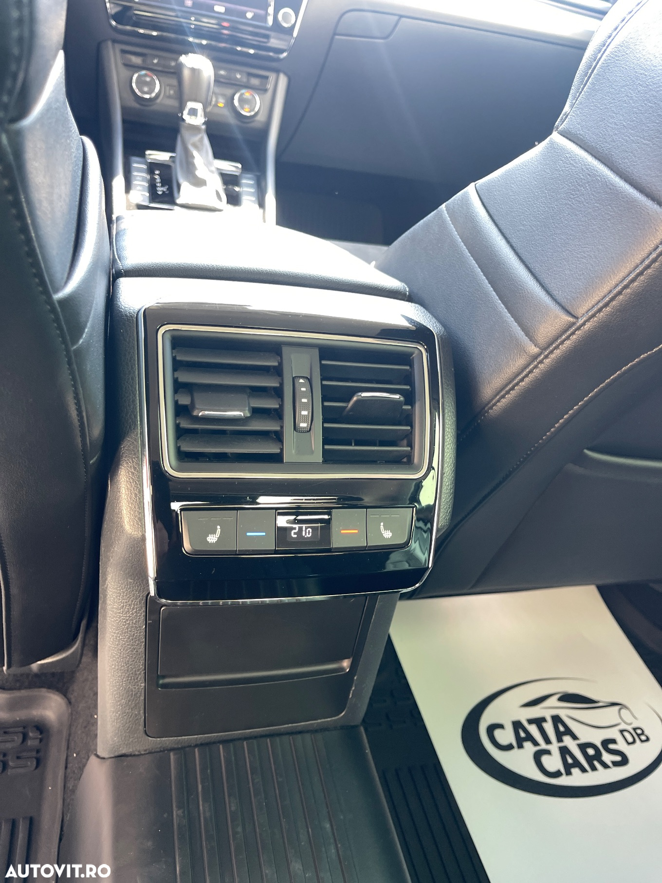 Skoda Superb 2.0 TDI DSG Style - 24