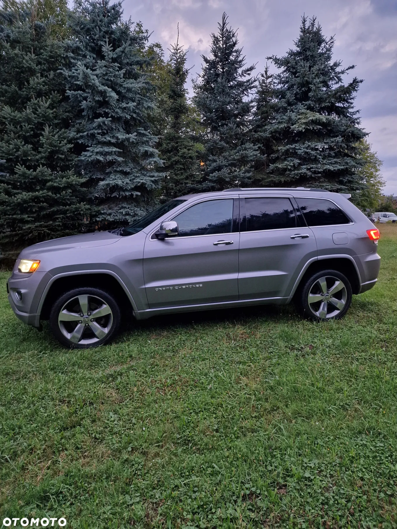 Jeep Grand Cherokee 5.7 V8 HEMI 4WD Automatik Overland - 3