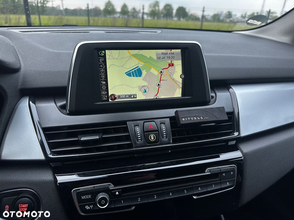 BMW Seria 2 218i - 10
