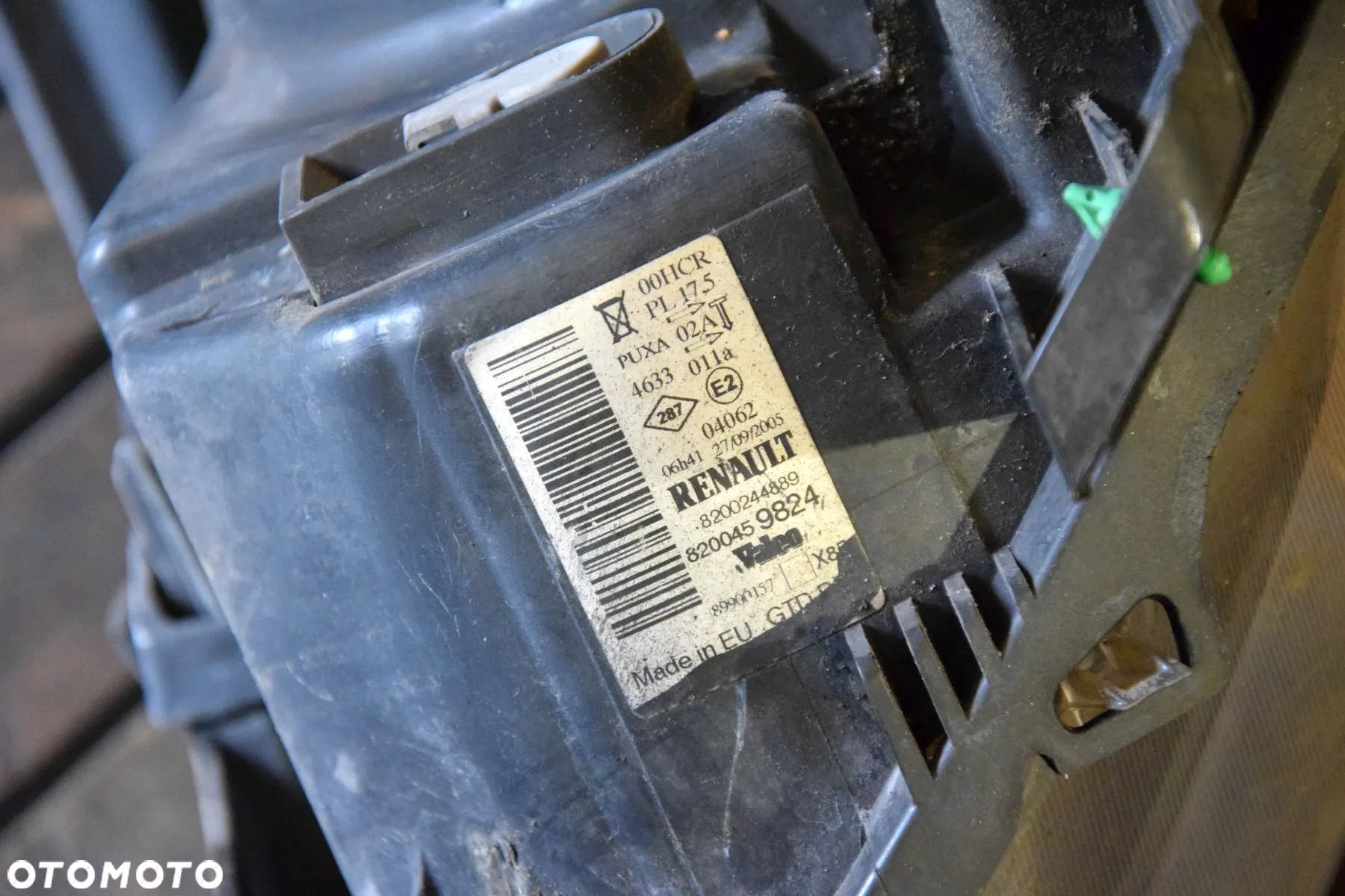Renault Clio III 3 Lampa przednia lewa lewy przód Srebrna Oryginał 8200459824 Valeo - 7