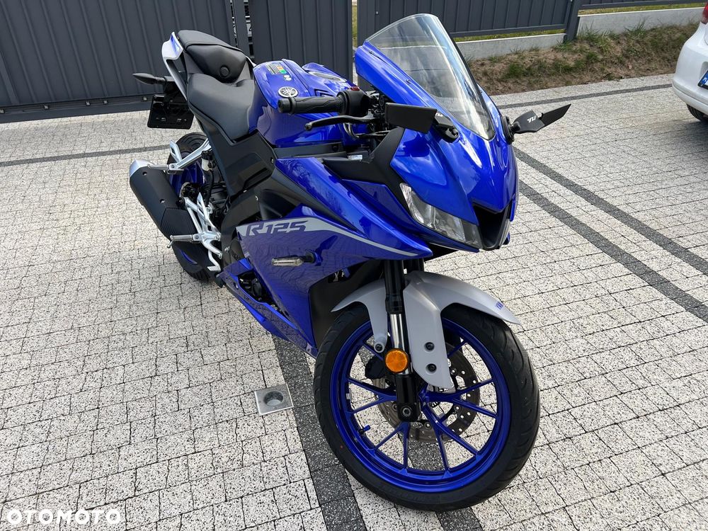 Yamaha YZF - 4