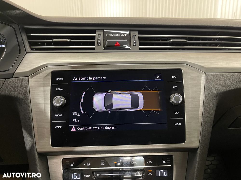Volkswagen Passat 2.0 TDI DSG Comfortline - 12