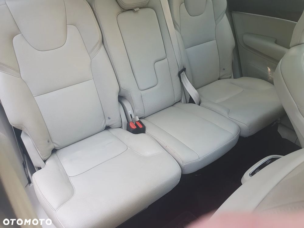 Volvo XC 90 T6 AWD Geartronic Momentum - 26