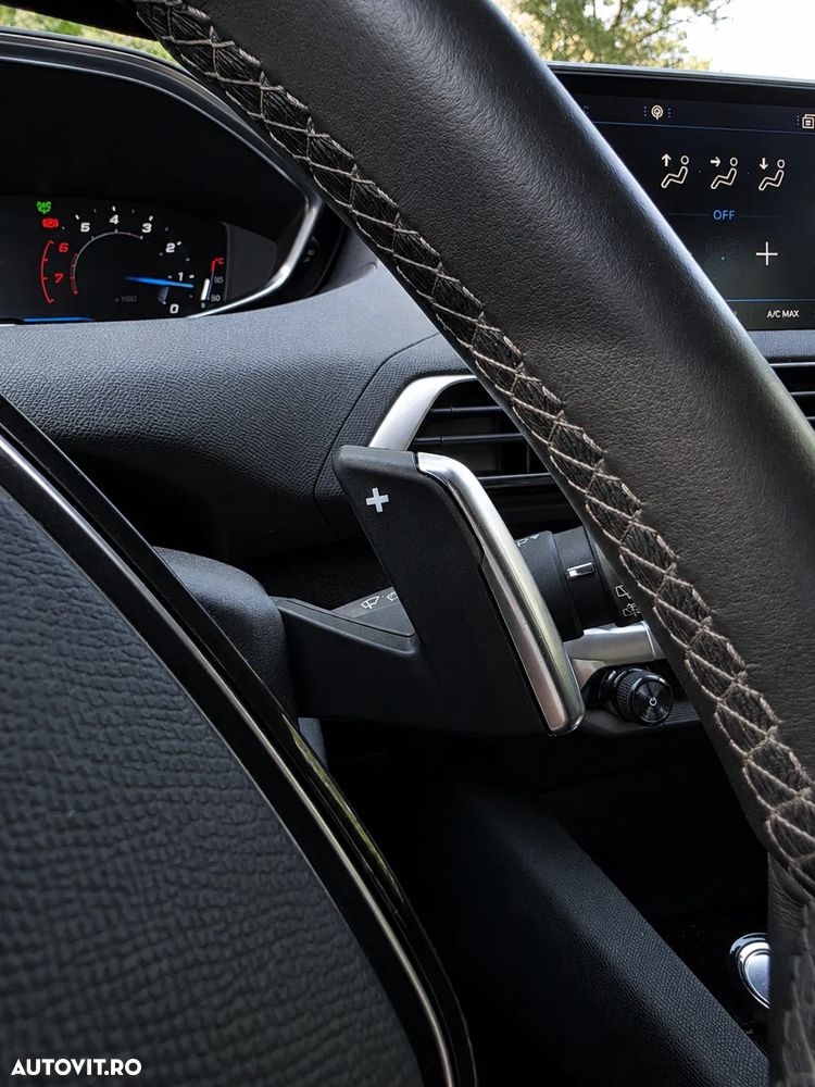 Peugeot 3008 PureTech 130 Stop & Start GPF EAT8 Allure - 16