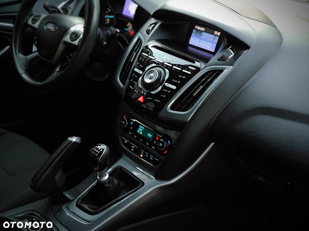 Ford Focus 1.0 EcoBoost Titanium - 12