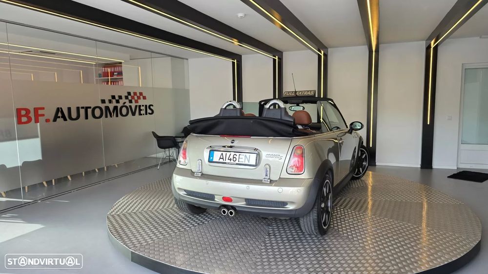 MINI Cabrio Cooper S Sidewalk - 18