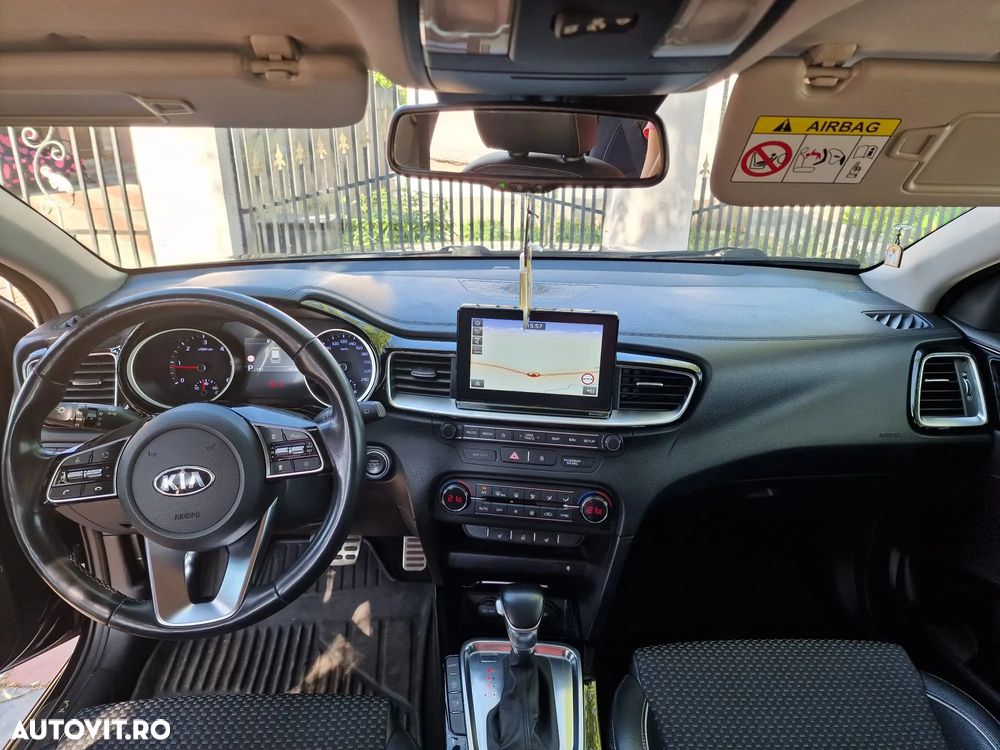 Kia Ceed SW 1.6 CRDi DCT Platinum Edition - 23