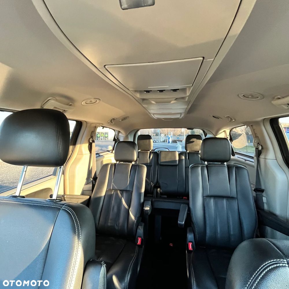 Lancia Voyager 2.8CRD Gold - 35