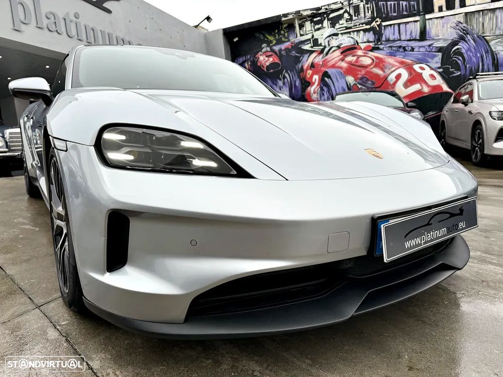 Porsche Taycan 4S - 38