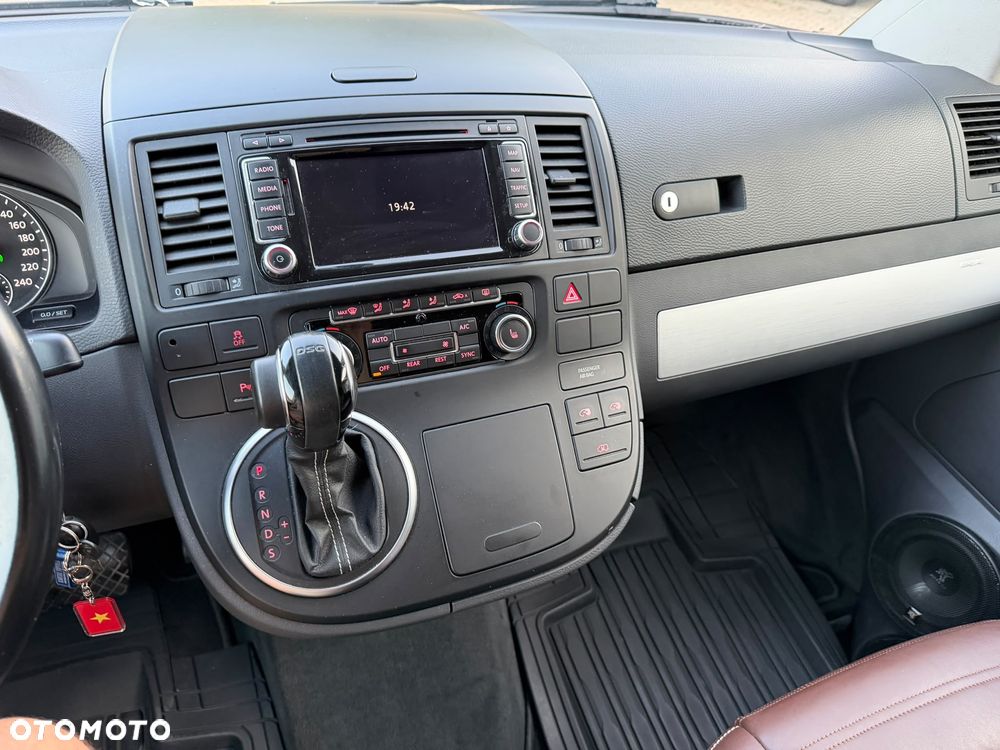 Volkswagen Multivan - 14