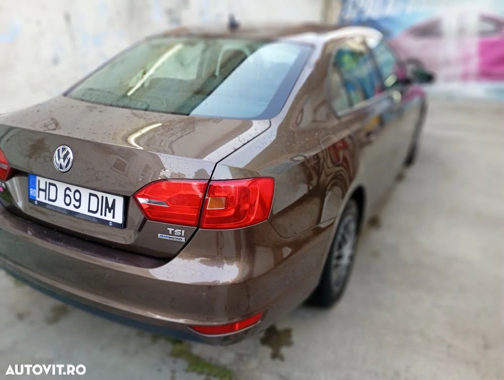 Volkswagen Jetta 1.2 TSI Comfortline - 5