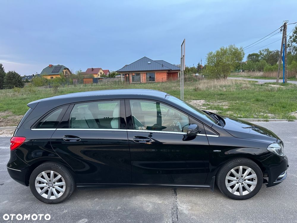 Mercedes-Benz Klasa B 180 BlueEFFICIENCY Edition Style - 11