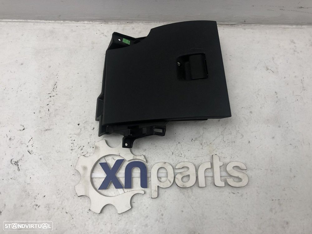 Porta-objetos e Interruptor de ajuste da altura dos faróis PEUGEOT 508 SW I 9686... - 1