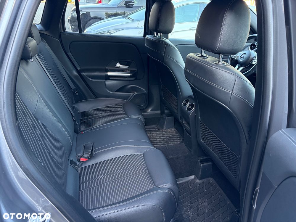 Mercedes-Benz GLA 200 Business Edition - 10