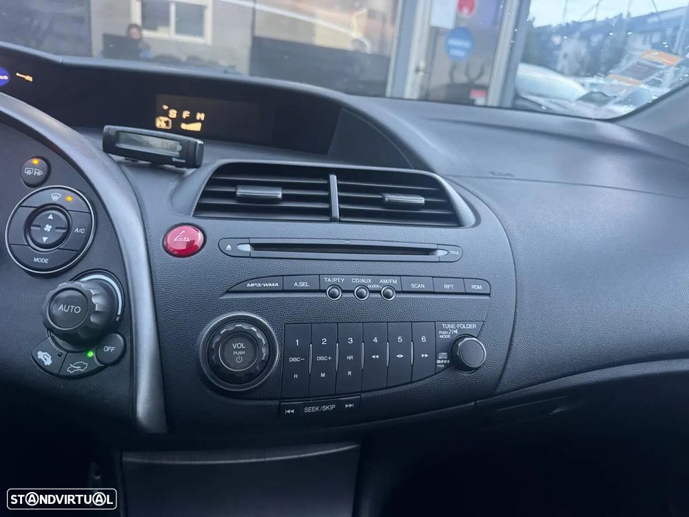 Honda Civic 1.4 i-VTEC Sport - 22