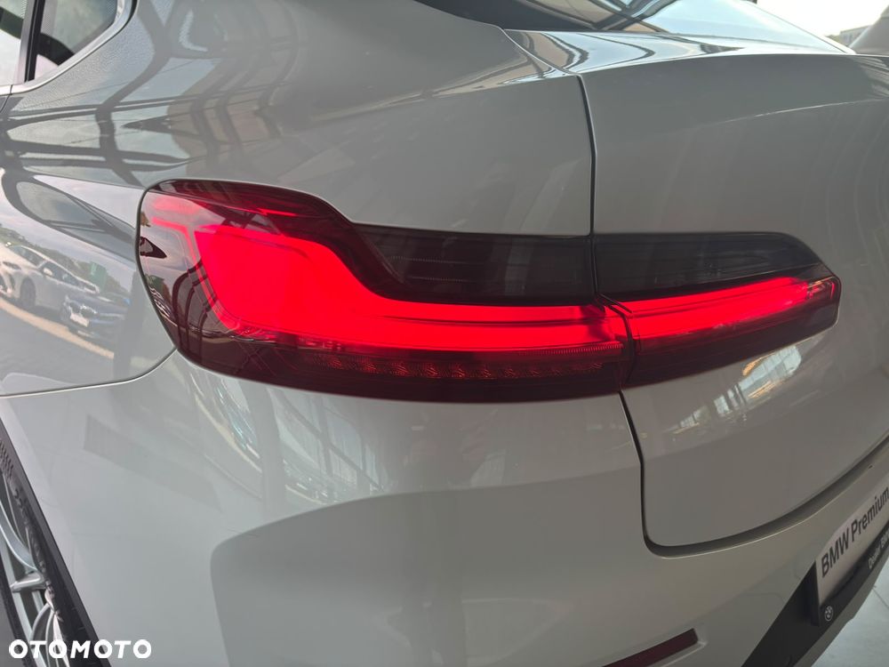 BMW X4 xDrive20d mHEV sport - 26