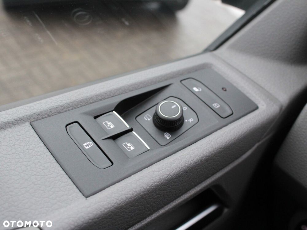 Volkswagen Caravelle - 33