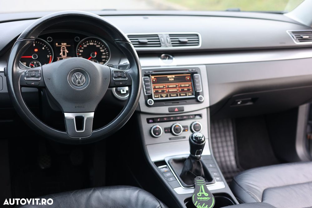 Volkswagen Passat Variant 2.0 TDI BlueMotion Technology Business Edition - 35