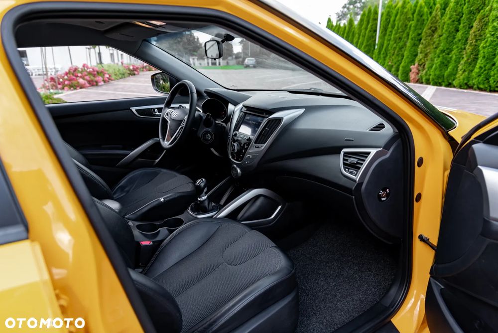 Hyundai Veloster 1.6 Style - 28