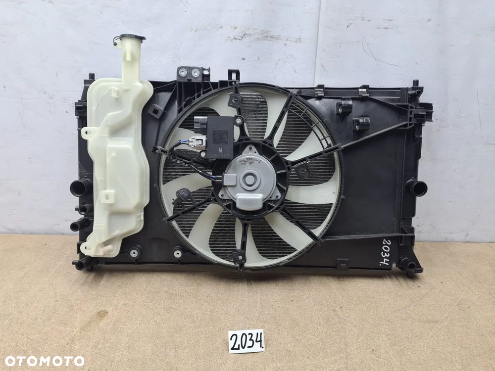 Toyota Yaris 4 IV wentylator +chłodnica wody komplet 4221367672 - 1