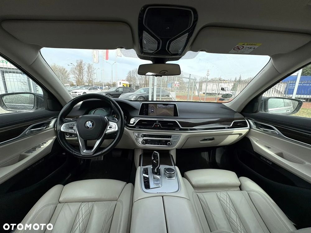 BMW Seria 7 730d xDrive - 27