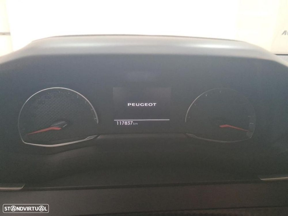 Peugeot 2008 1.5 BlueHDi Active Pack - 4