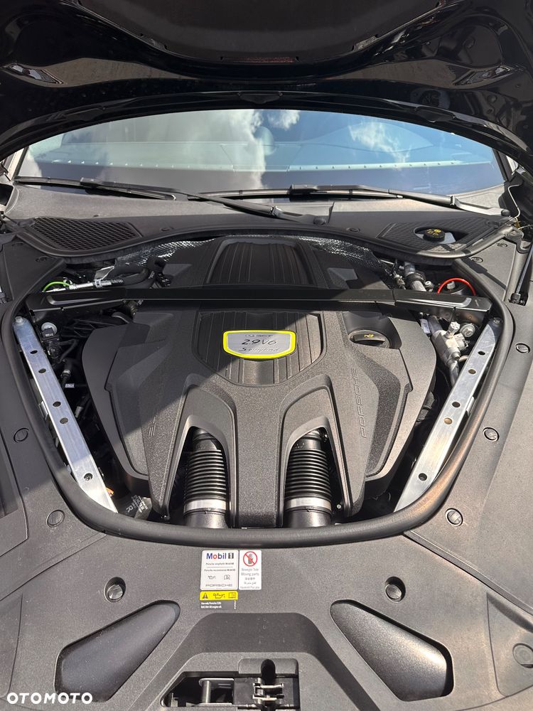 Porsche Panamera 4S - 23
