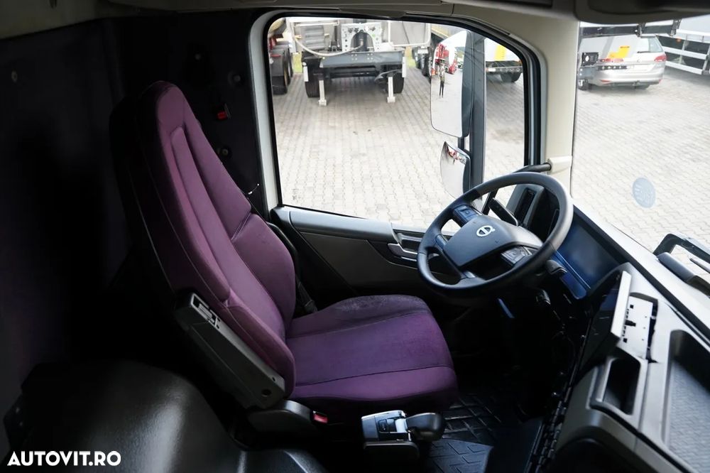 Volvo FM 500 / 6x2 / ANSAMBLU CAMION-REMORCĂ FRIGORIFIC CHERAU (ÎNCĂRCARE PRIN TRECERE) / 8,5 M + 6,8 M / CARRIER SUPRA / MULTITEMPERATURĂ / I-SHIFT / PLATFORMĂ HIDRAULICĂ DHOLLANDIA / AXĂ RIDICABILĂ ȘI VIRATOARE / - 32