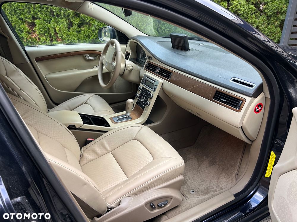 Volvo V70 D5 Summum - 7