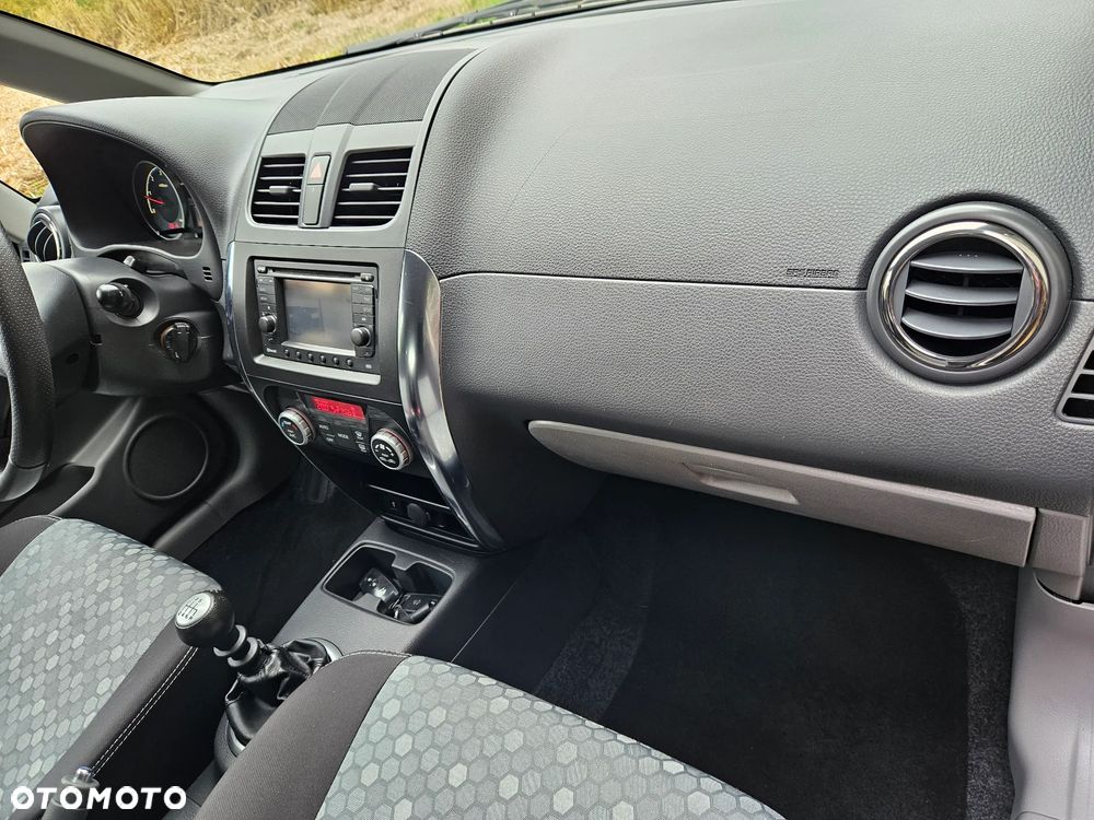 Suzuki SX4 2.0 DDiS 4x4 Style - 31