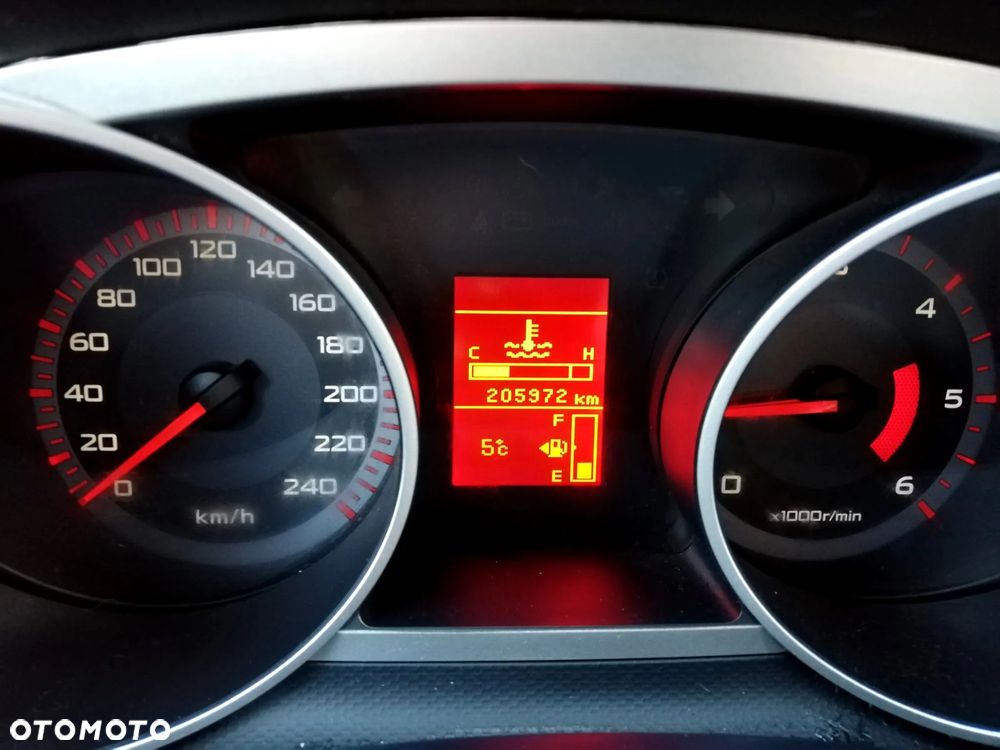 Mitsubishi Outlander - 8