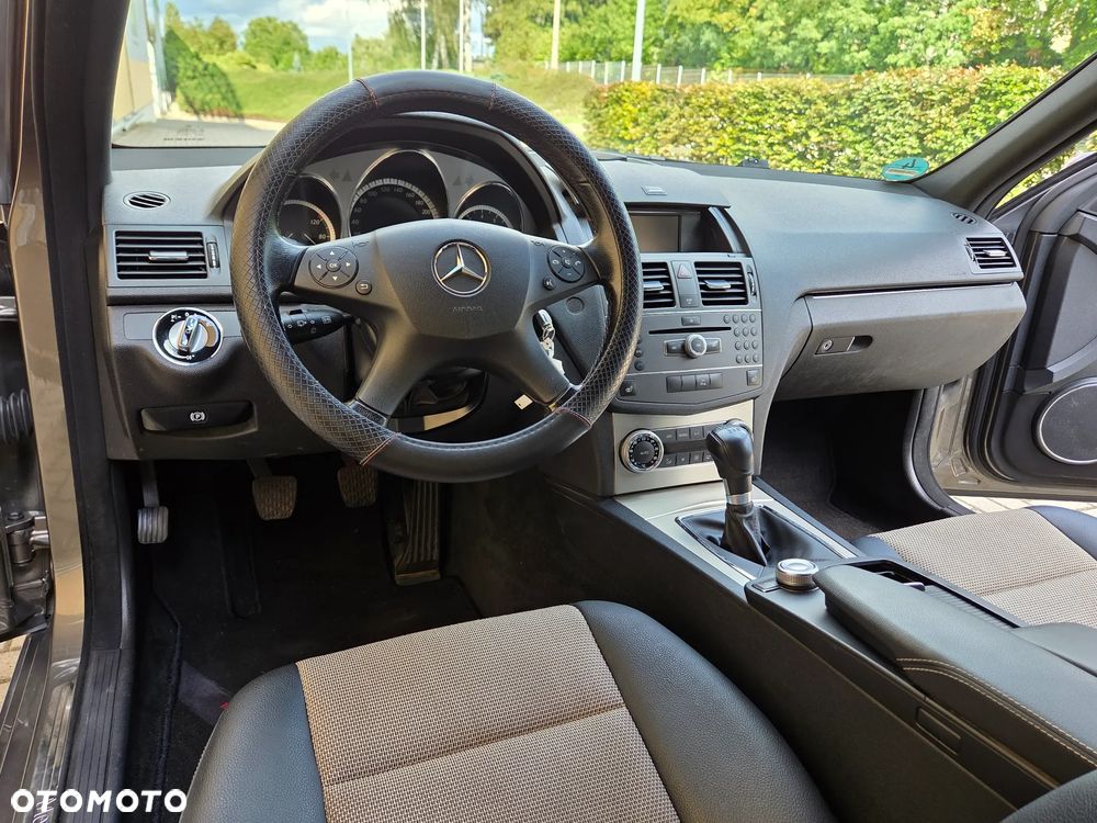 Mercedes-Benz Klasa C 200 (BlueEFFICIENCY) Avantgarde - 26