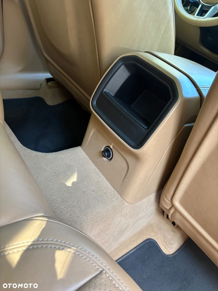 Porsche Macan - 36