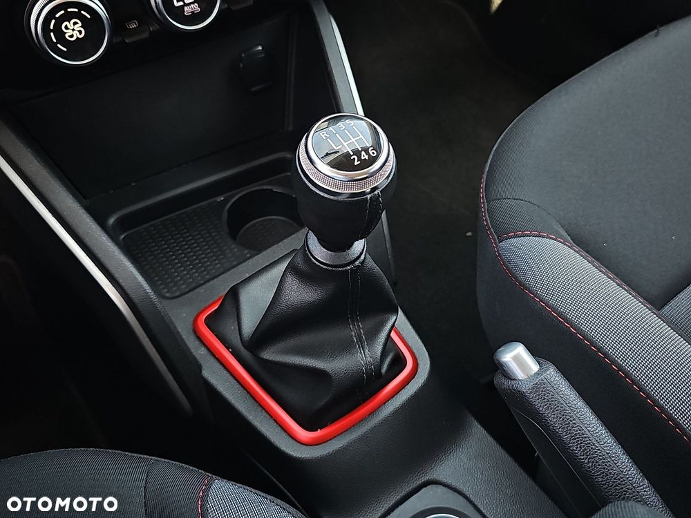 Dacia Duster 1.6 SCe Techroad - 19