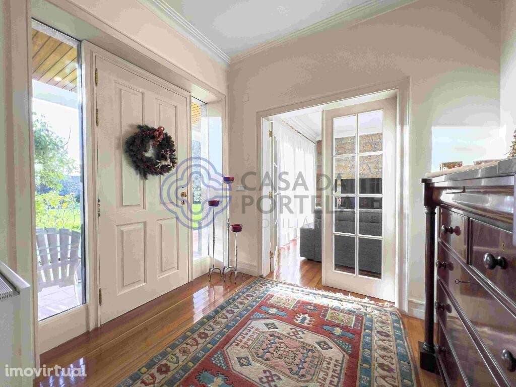 Bonita moradia térrea, T5, quatro frentes, na freguesia de Vila Franca - Grande imagem: 2/41