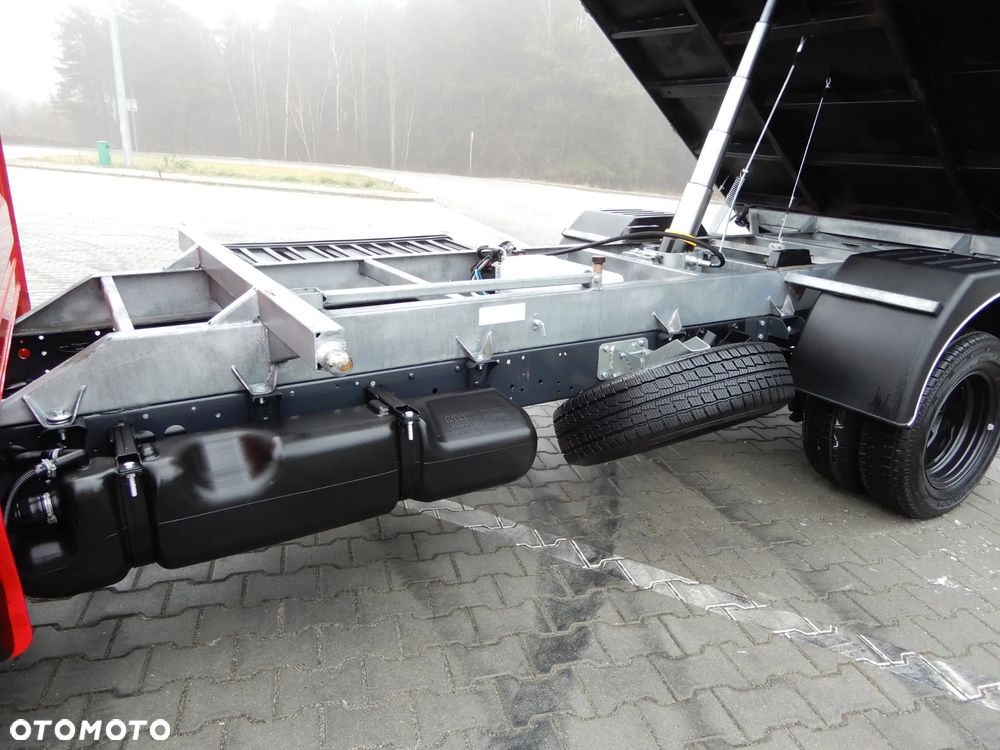 Iveco DAILY 50C18 Wywrotka Kiper Wywrot x 3 Strony 3996 mm Długi 8 E.Palet Renomowanej Firmy RomCar Rozstaw Osi 4100 mm WZMACNIANY HAK 3500 Kg 98 Tys Km Przeb. Stan Auta JAK NOWY POLECAM - 11