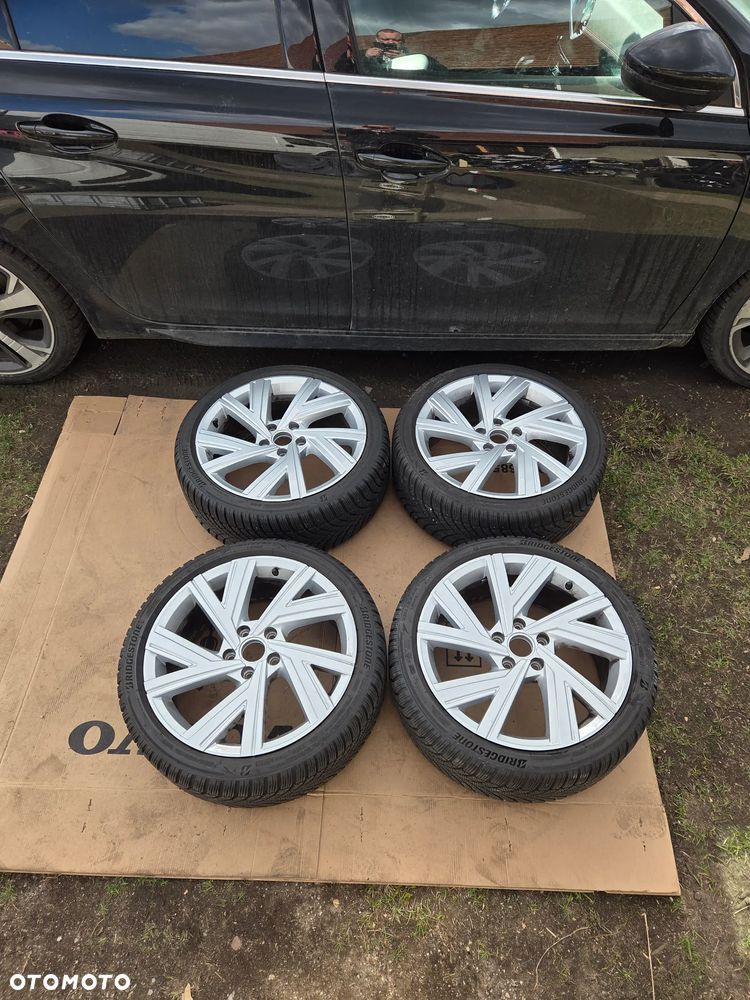 Felgi koła zimowe VW Golf VIII 8 18 Cali Bergamo 225/40R18 92V AO 5H0601025M 7.5Jx18H2 ET 51 5H0601025AB DOT 2223 2023 Rok - 1